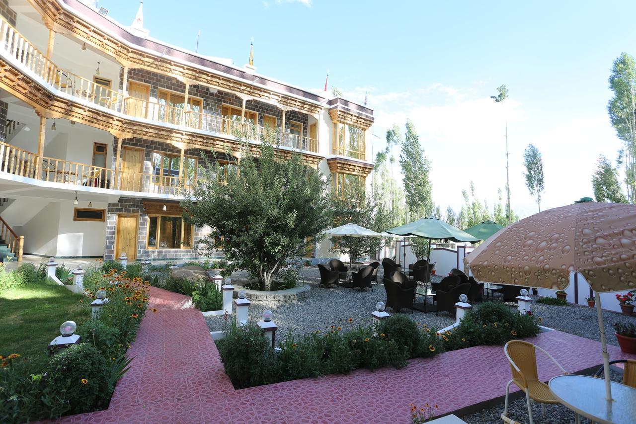 Hotel Lhalingkha Leh Esterno foto